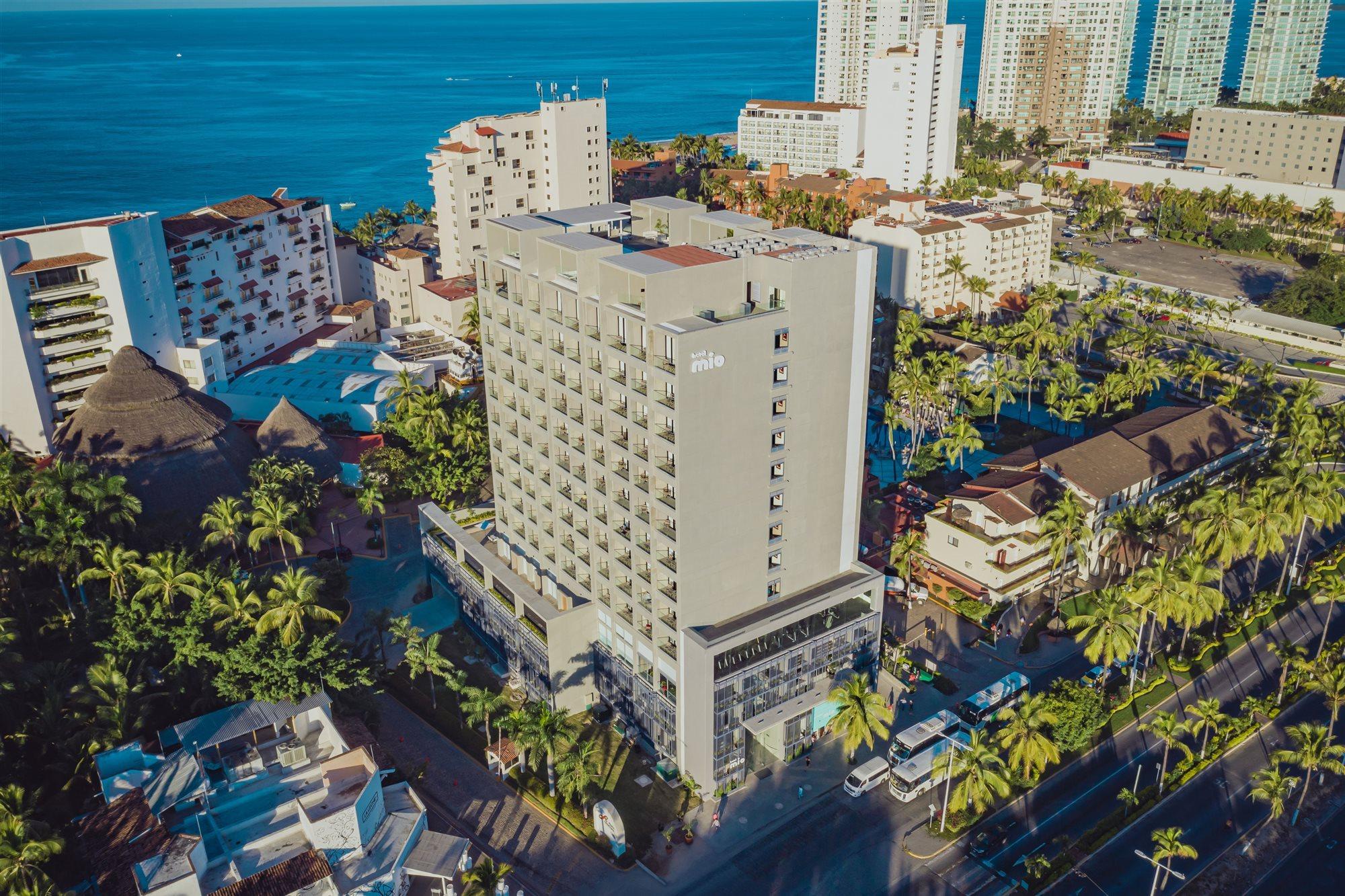 Hotel Mio Vallarta Unique & Different- Adults Only Puerto Vallarta Luaran gambar Aerial view of the hotel